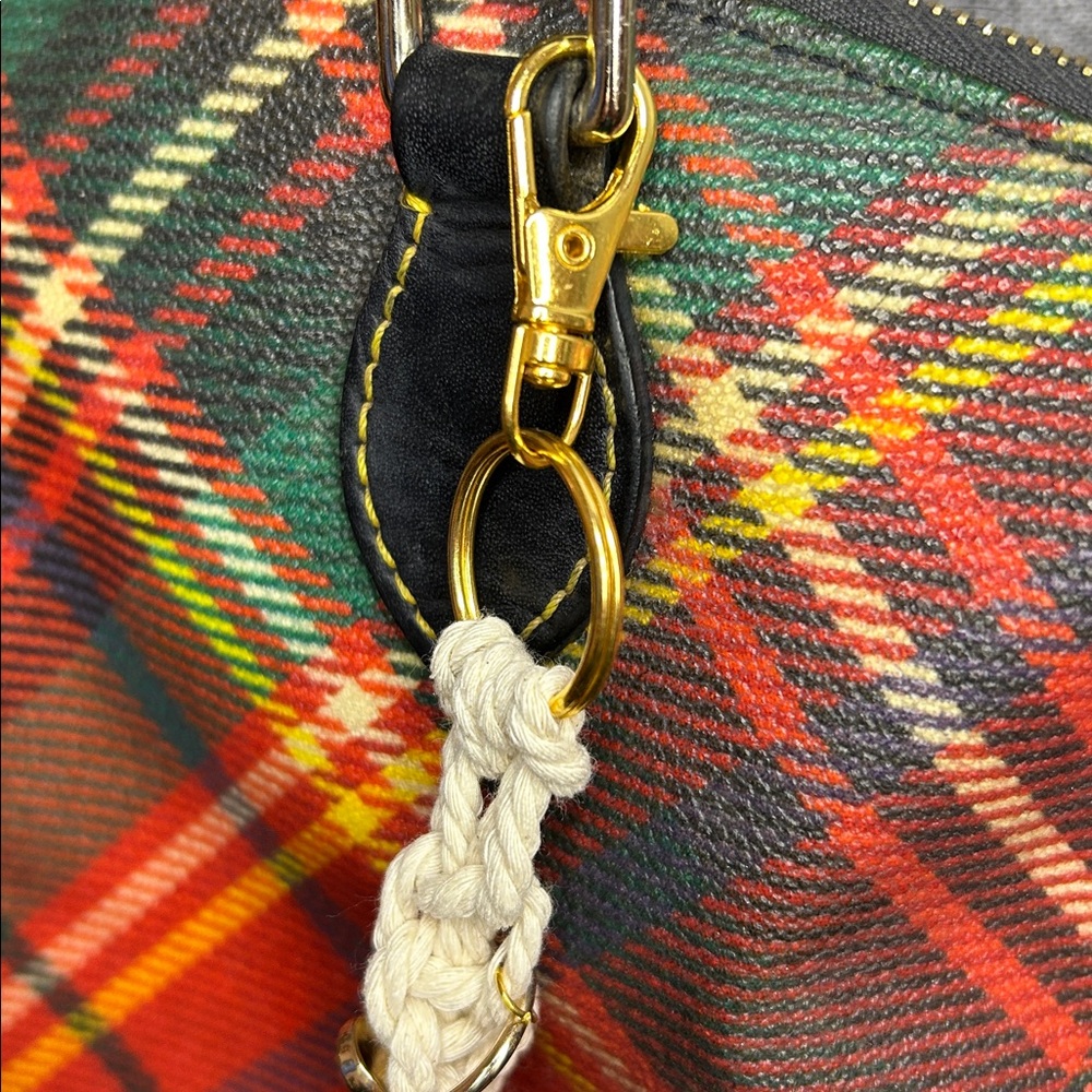 Handmade Macrame Frozen Key Chain - Picture 3 of 14